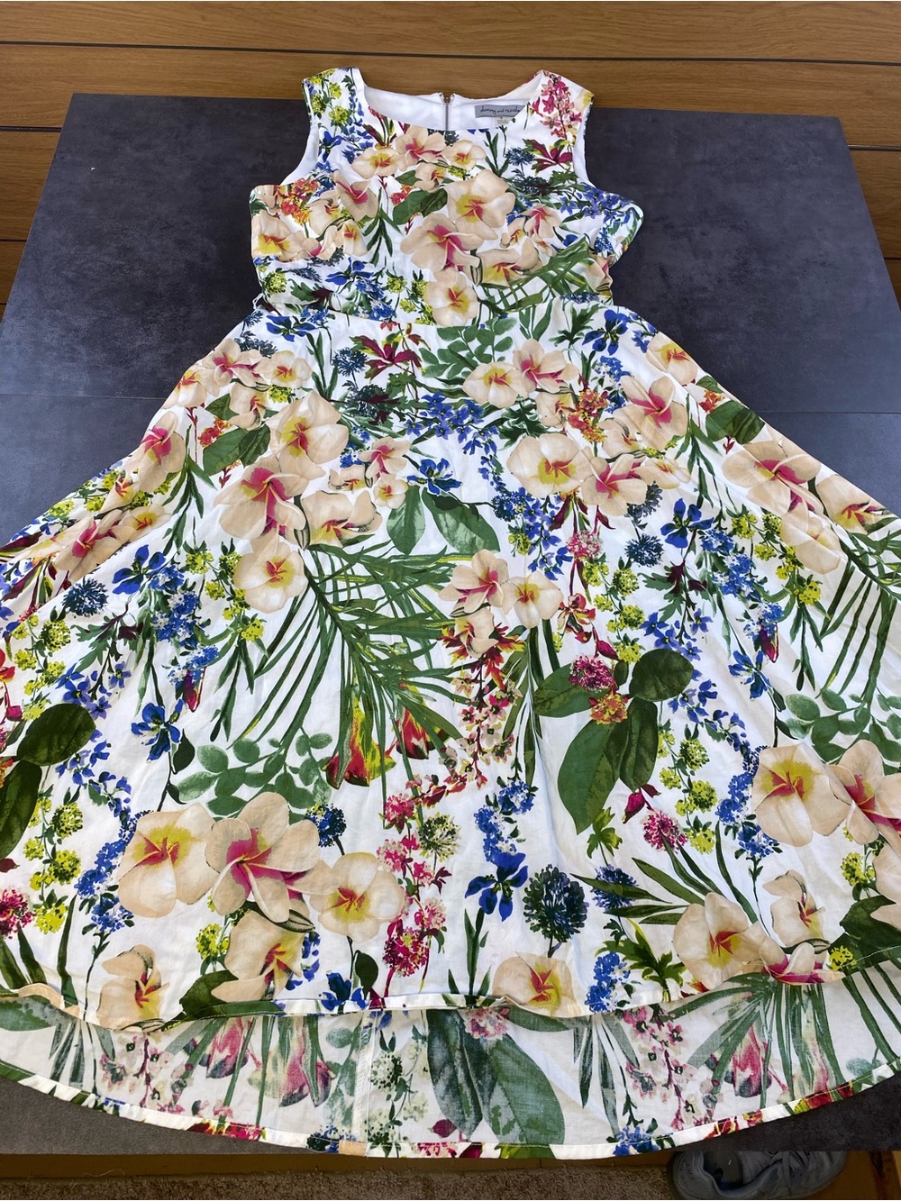 Danny & Nicole Women’s White Floral Midi Sleeveless Cotton Dress- size 8